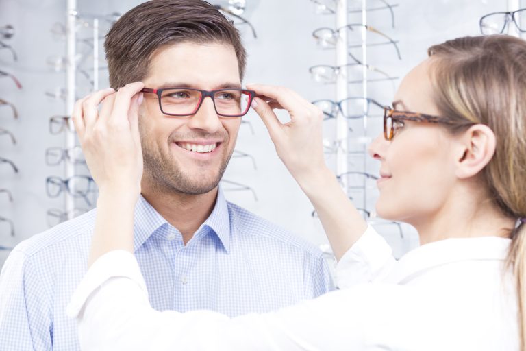 How to Choose the Best Eyeglasses to Fit Your Lifestyle